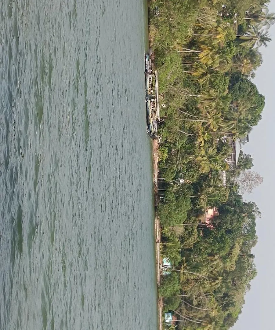 Woodlyn Homestay & Boating Mundrothuruth